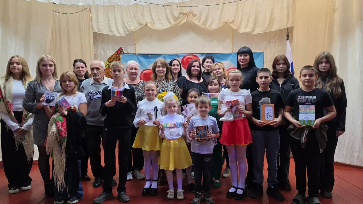 В пгт Нагольно-Тарасовка отметили день улицы "Здесь Родины моей начало" В пгт Нагольно-Тарасовка отметили день улицы "Здесь Родины моей начало"