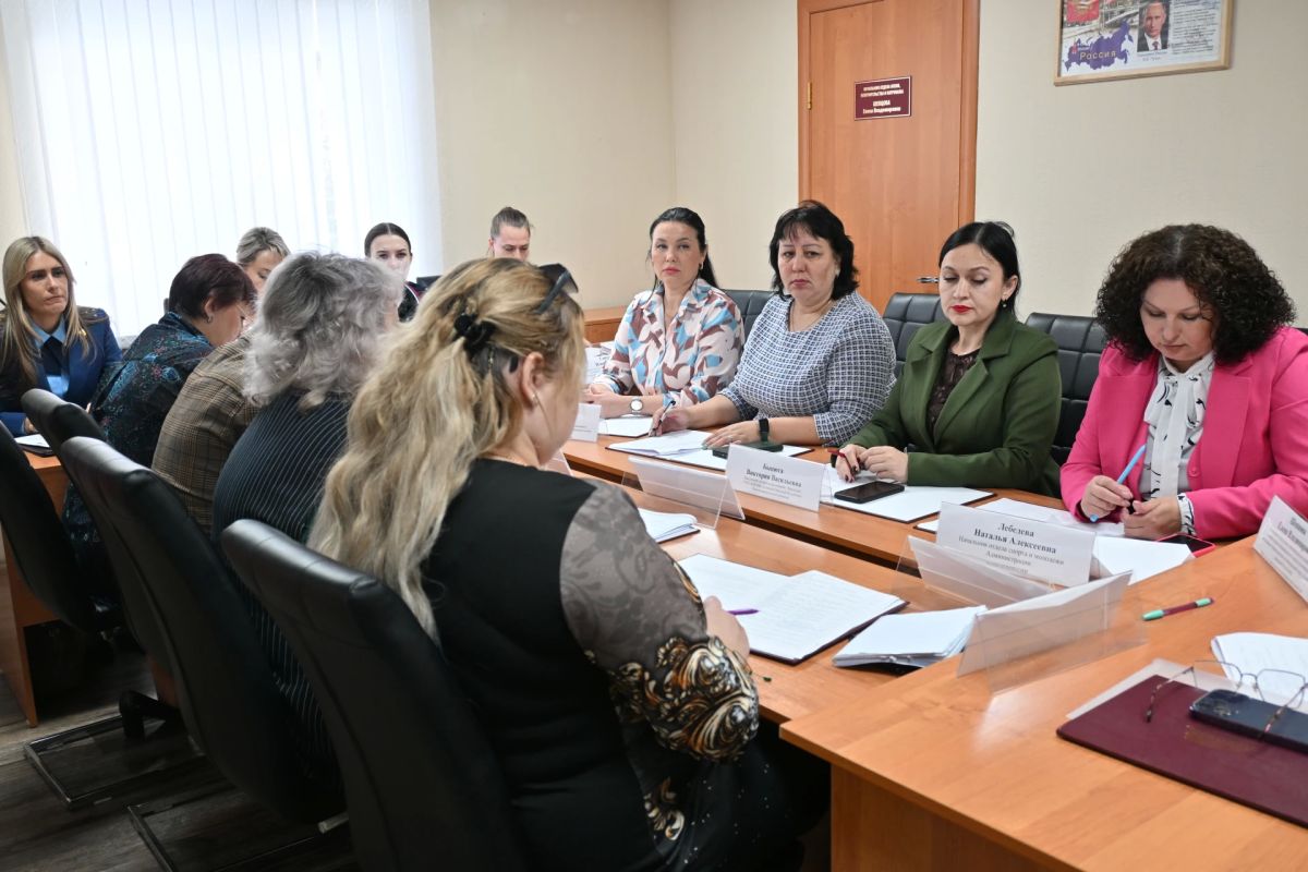 Состоялось очередное заседание муниципальной комиссии по делам несовершеннолетних и защите их прав Состоялось очередное заседание муниципальной комиссии по делам несовершеннолетних и защите их прав