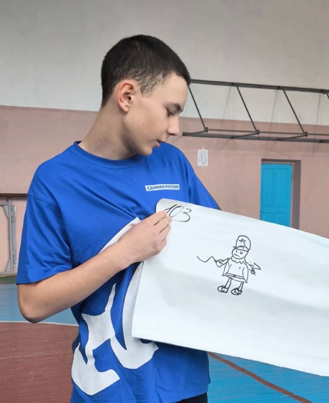 В Лутугинском колледже прошли соревнования «Быстрые, сильные, ловкие» В Лутугинском колледже прошли соревнования «Быстрые, сильные, ловкие»