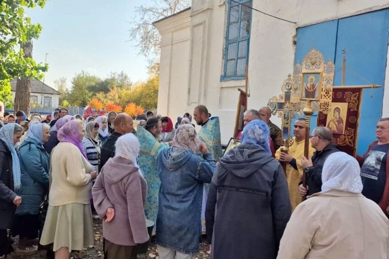 Радуйся, Радосте наша, покрый нас от всякаго зла Радуйся, Радосте наша, покрый нас от всякаго зла