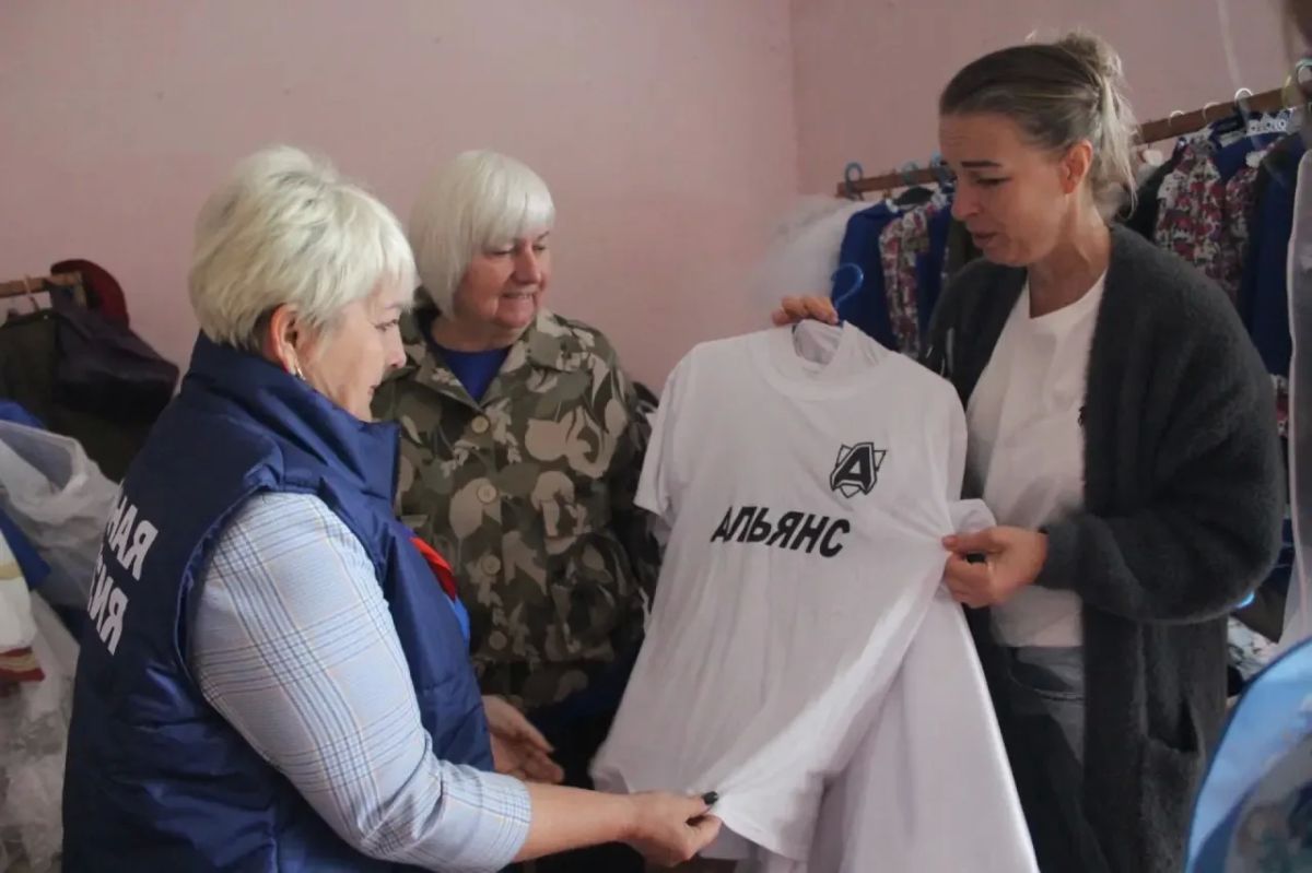 Светлана Гизай: Вместе с Председателем Совета Славяносербского округа, замсекретаря местного отделения Партии «Единая Россия», Председателем местного отделения Союза женщин России Антониной Гречишкиной, муниципальным... Светлана Гизай: Вместе с Председателем Совета Славяносербского округа, замсекретаря местного отделения Партии «Единая Россия», Председателем местного отделения Союза женщин России Антониной Гречишкиной, муниципальным...