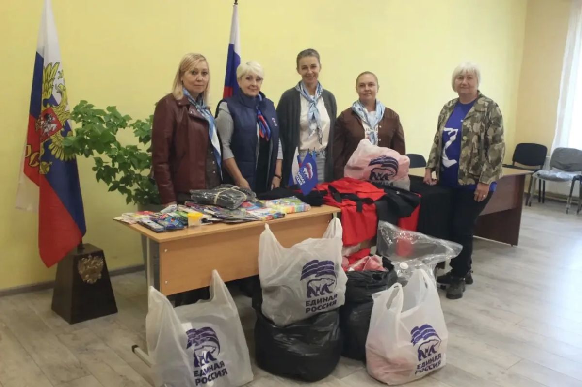 Светлана Гизай: Вместе с Председателем Совета Славяносербского округа, замсекретаря местного отделения Партии «Единая Россия», Председателем местного отделения Союза женщин России Антониной Гречишкиной, муниципальным... Светлана Гизай: Вместе с Председателем Совета Славяносербского округа, замсекретаря местного отделения Партии «Единая Россия», Председателем местного отделения Союза женщин России Антониной Гречишкиной, муниципальным...