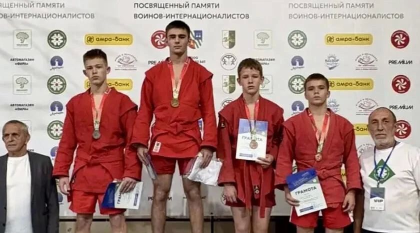 Спортсмены ЛНР завоевали две золотые и две бронзовые медали на XXIII открытых Международных соревнованиях по самбо «Кубок Победы» в Сухуме