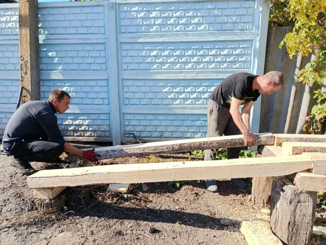 В Новоайдаре провели работы по благоустройству улицы Заречной В Новоайдаре провели работы по благоустройству улицы Заречной