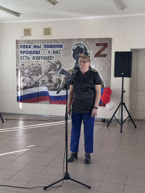«Знай, солдат! Ты не один! С тобой твоя семья!» «Знай, солдат! Ты не один! С тобой твоя семья!»