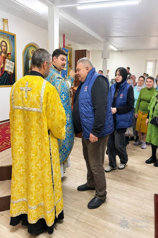 Сегодня депутат Совета городского округа муниципального образования Луганской Народной Республики город Красный Луч Шахов Игорь Викторович вместе со сторонниками Краснолучского местного отделения партии «Единая Россия»...
