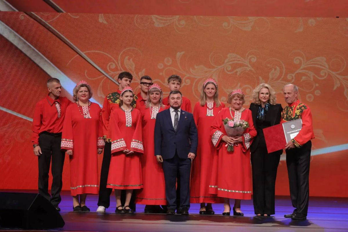 Семья Дьяченко из Суходольска — победители Всероссийского конкурса «Семья года – 2026» в номинации «Семья — хранитель традиций» Семья Дьяченко из Суходольска — победители Всероссийского конкурса «Семья года – 2026» в номинации «Семья — хранитель традиций»