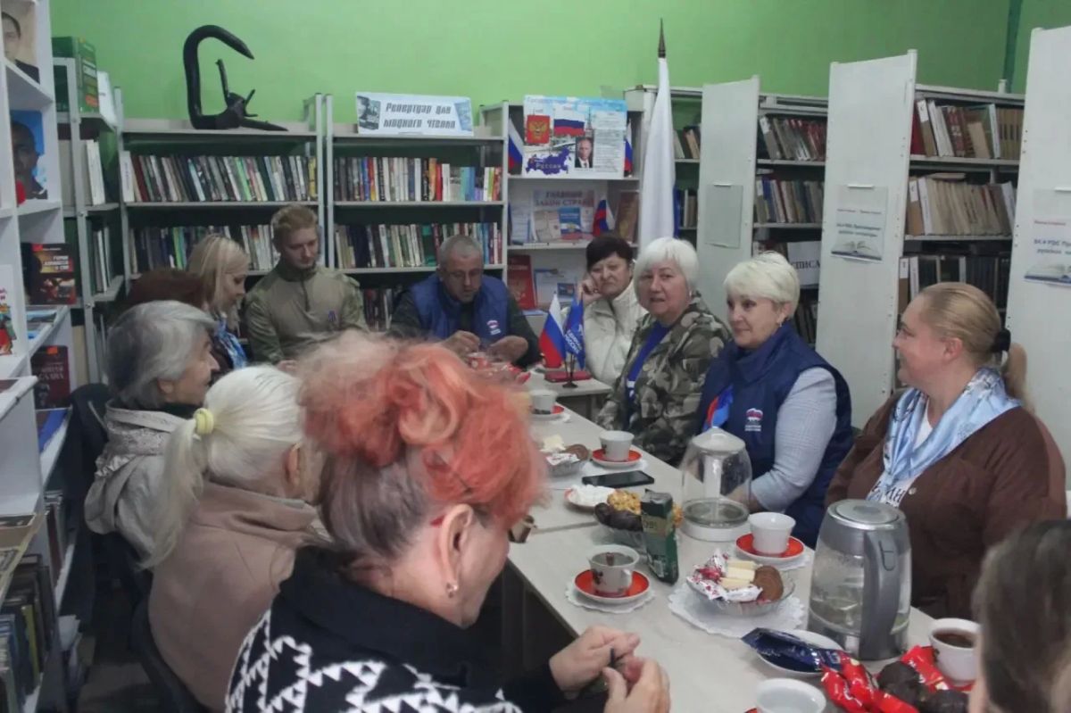 Светлана Гизай: Вместе с Председателем Совета Славяносербского округа, замсекретаря местного отделения Партии «Единая Россия», Председателем местного отделения Союза женщин России Антониной Гречишкиной, муниципальным... Светлана Гизай: Вместе с Председателем Совета Славяносербского округа, замсекретаря местного отделения Партии «Единая Россия», Председателем местного отделения Союза женщин России Антониной Гречишкиной, муниципальным...