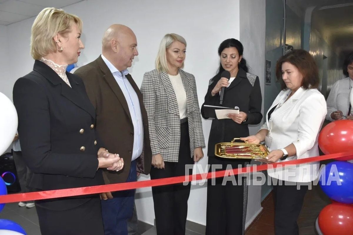 В Краснолучском округе открылся новый офис МФЦ В Краснолучском округе открылся новый офис МФЦ