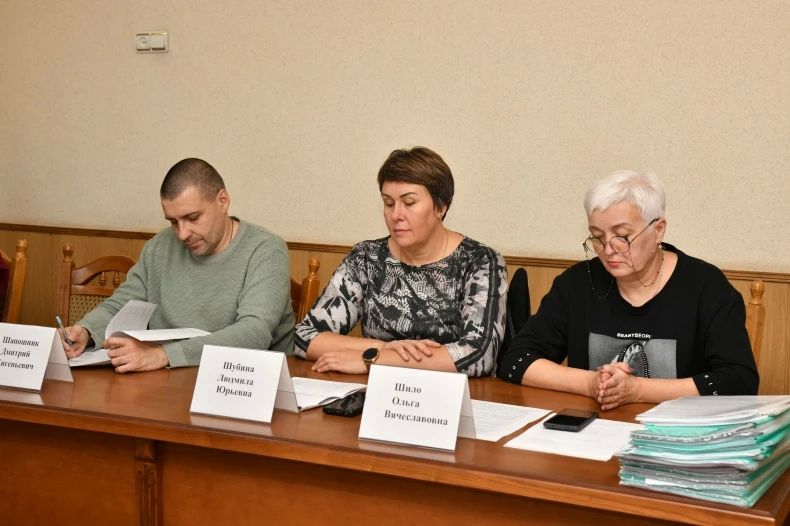 Проведено заседание Комиссии по делам несовершеннолетних и защите их прав Проведено заседание Комиссии по делам несовершеннолетних и защите их прав