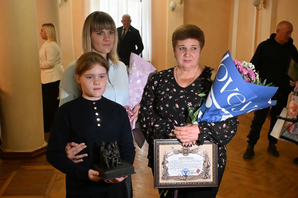 ГЕРОИ НАШЕГО ОКРУГА: ГОРДОСТЬ НАШИХ СЕМЕЙ ГЕРОИ НАШЕГО ОКРУГА: ГОРДОСТЬ НАШИХ СЕМЕЙ