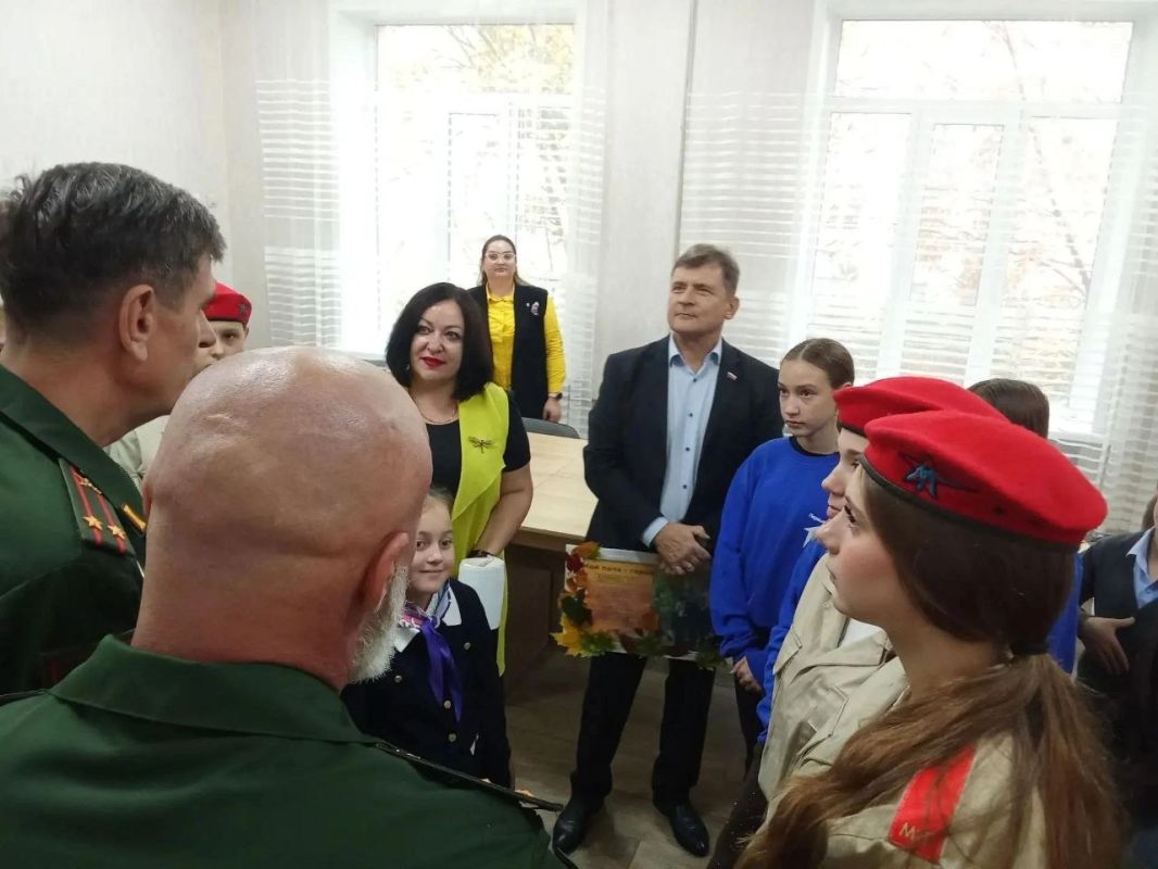 Роман Лысенко: День отца в Алчевске: тепло и забота от юных сердец Роман Лысенко: День отца в Алчевске: тепло и забота от юных сердец
