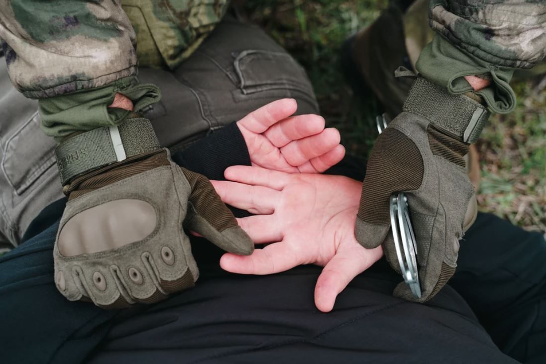 В Луганске задержали 18-летнего парня из Бердянска по подозрению в разбое