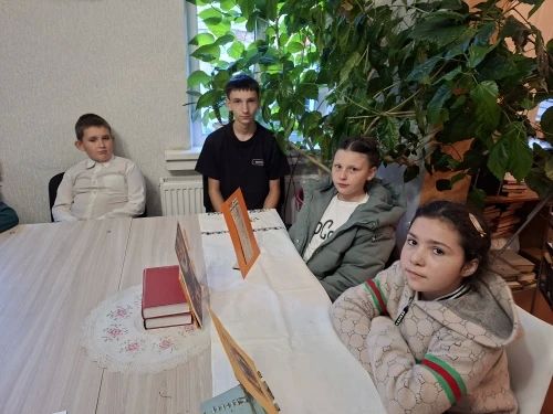 В библиотеке пгт Городище прошёл духовный час «Луганский край — казачий» В библиотеке пгт Городище прошёл духовный час «Луганский край — казачий»