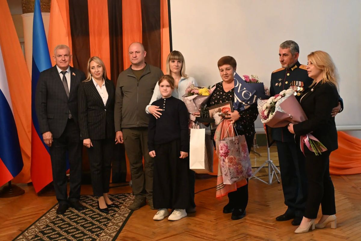 ГЕРОИ НАШЕГО ОКРУГА: ГОРДОСТЬ НАШИХ СЕМЕЙ ГЕРОИ НАШЕГО ОКРУГА: ГОРДОСТЬ НАШИХ СЕМЕЙ