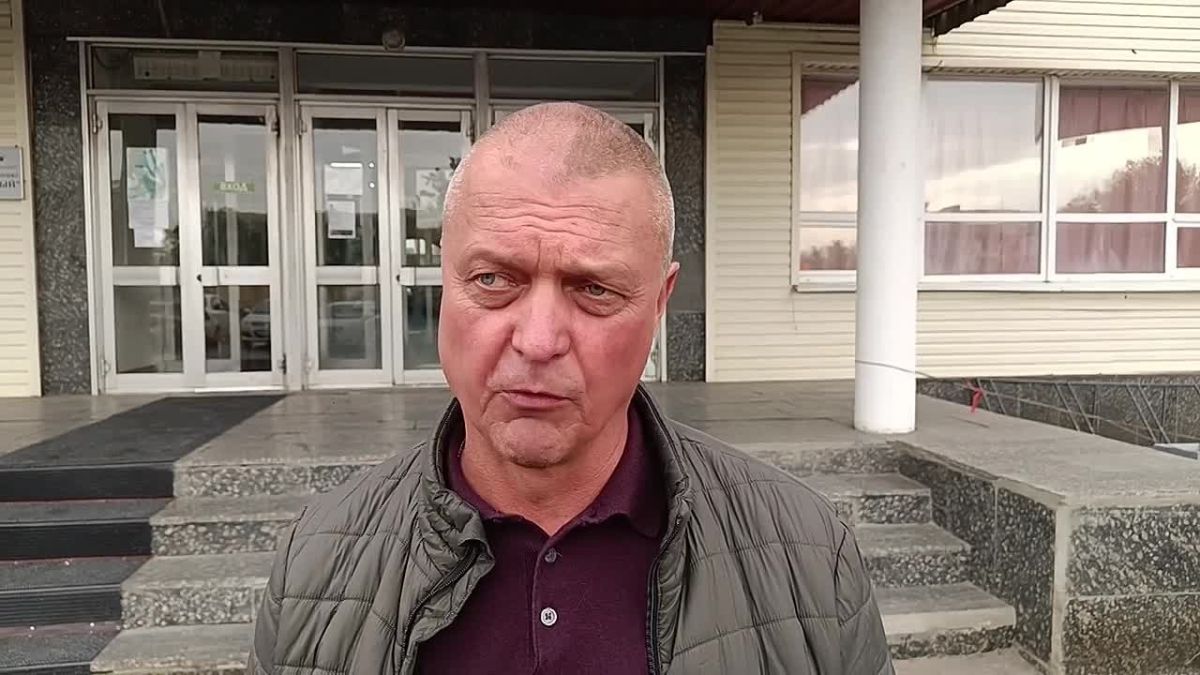 Андрей Рубанцов: В Ровеньках продолжается капитальный ремонт кровли спорткомплекса «Юбилейный»