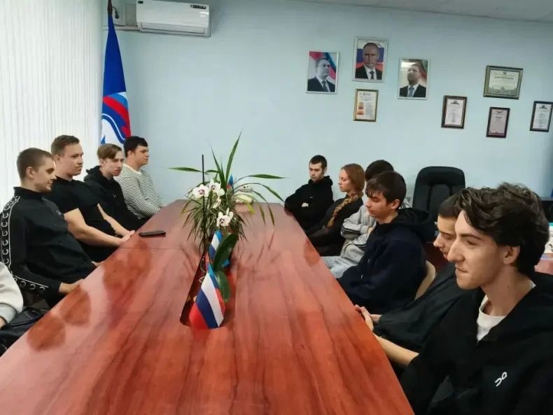 В СОВЕТЕ МУНИЦИПАЛЬНОГО ОКРУГА СОСТОЯЛСЯ ПРОФОРИЕНТАЦИОННЫЙ ТУР ДЛЯ ВЫПУСКНИКОВ ТЕХНИКУМА В СОВЕТЕ МУНИЦИПАЛЬНОГО ОКРУГА СОСТОЯЛСЯ ПРОФОРИЕНТАЦИОННЫЙ ТУР ДЛЯ ВЫПУСКНИКОВ ТЕХНИКУМА