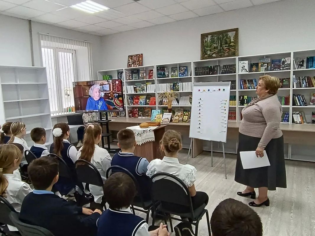 «Хлебу почтение вечное»: в Кировской детской библиотеке отметили Всемирный день хлеба «Хлебу почтение вечное»: в Кировской детской библиотеке отметили Всемирный день хлеба