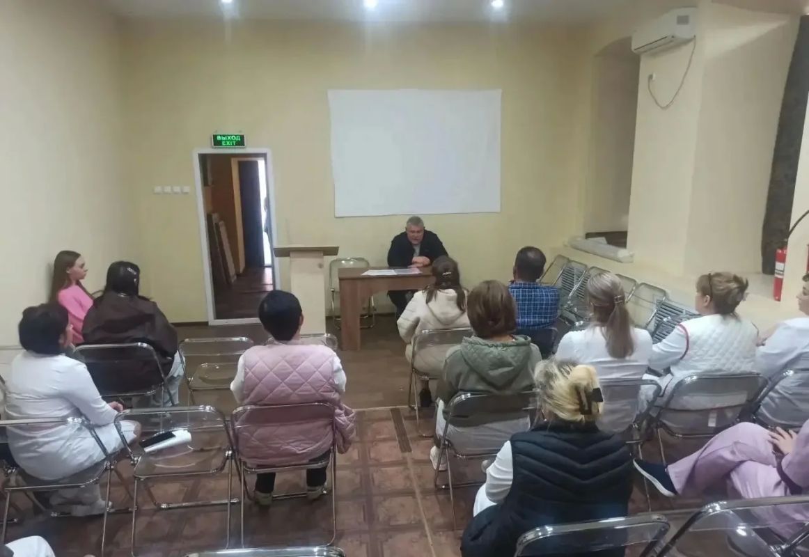 «Розовый октябрь»: в Новоайдарской ЦРБ прошла лекция по профилактике рака молочной железы