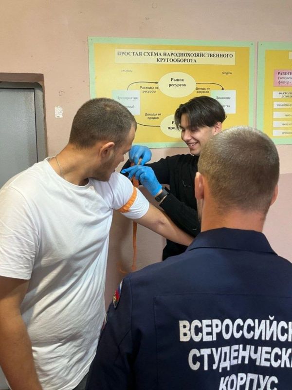 Сегодня для студентов второго курса направления «Техносферная безопасность» Краснодонского факультета инженерии и менеджмента (филиал) «ЛГУ им. В. Даля» в рамках дисциплины «Основы первой помощи» прошло практическое занятие... Сегодня для студентов второго курса направления «Техносферная безопасность» Краснодонского факультета инженерии и менеджмента (филиал) «ЛГУ им. В. Даля» в рамках дисциплины «Основы первой помощи» прошло практическое занятие...