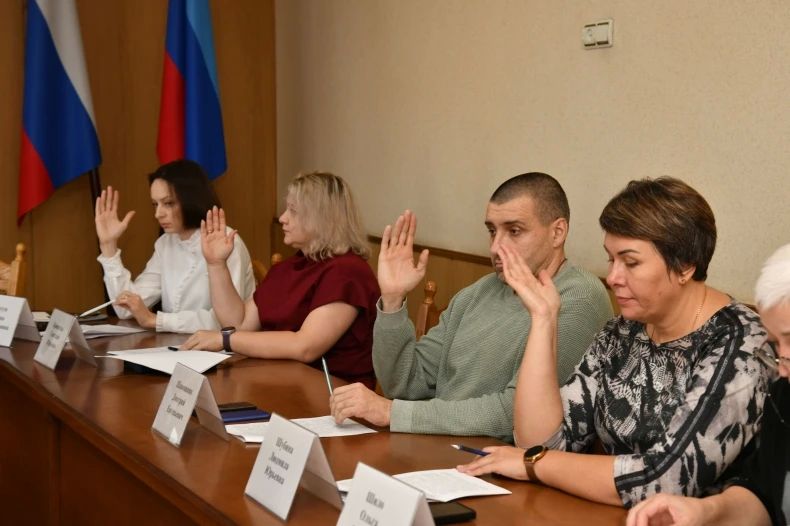 Проведено заседание Комиссии по делам несовершеннолетних и защите их прав Проведено заседание Комиссии по делам несовершеннолетних и защите их прав