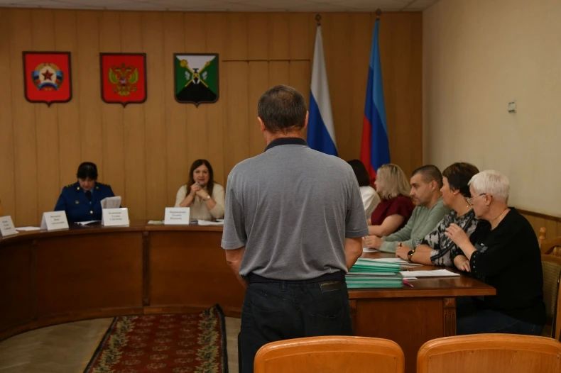 Проведено заседание Комиссии по делам несовершеннолетних и защите их прав Проведено заседание Комиссии по делам несовершеннолетних и защите их прав