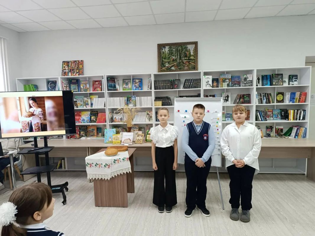 «Хлебу почтение вечное»: в Кировской детской библиотеке отметили Всемирный день хлеба «Хлебу почтение вечное»: в Кировской детской библиотеке отметили Всемирный день хлеба