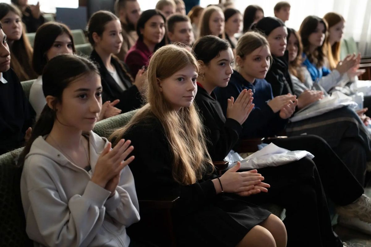 В Луганске состоялся межрегиональный форум работающей молодежи «Молодежь В Луганске состоялся межрегиональный форум работающей молодежи «Молодежь