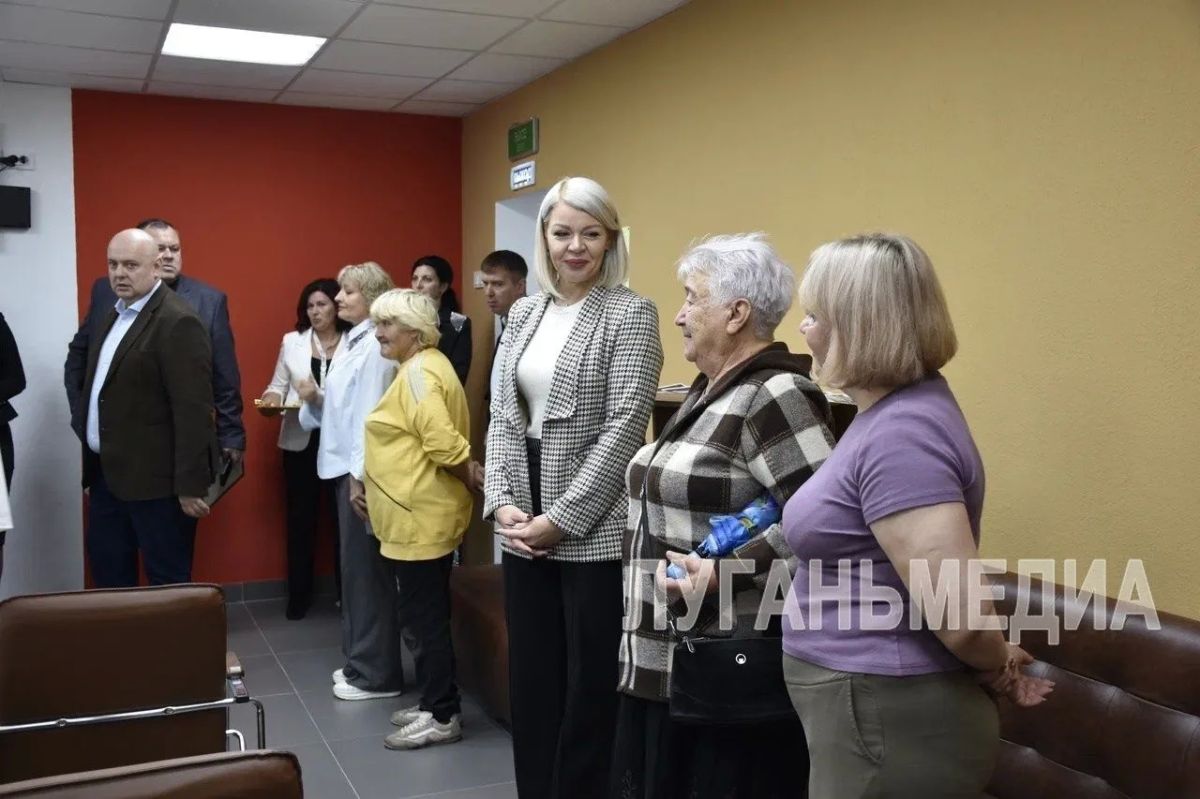 В Краснолучском округе открылся новый офис МФЦ В Краснолучском округе открылся новый офис МФЦ