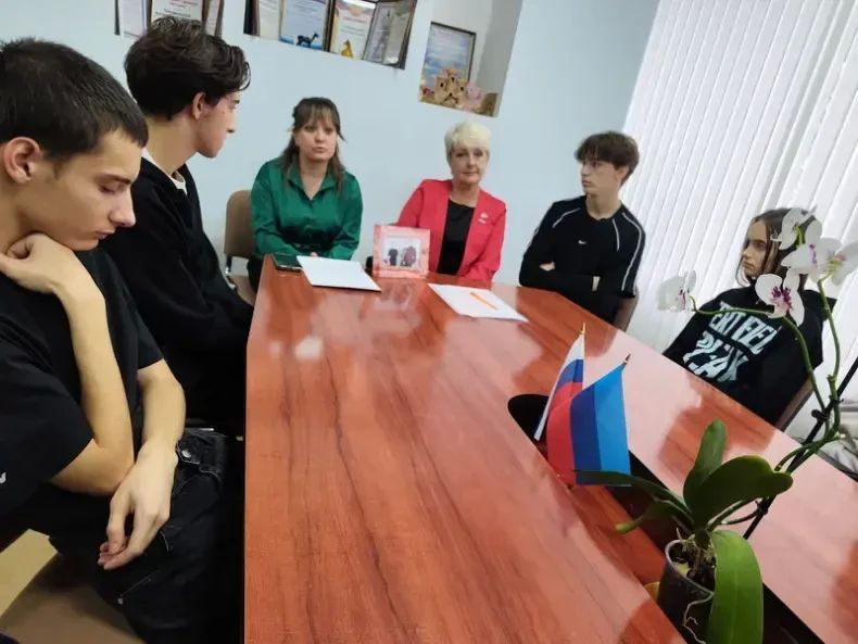 В СОВЕТЕ МУНИЦИПАЛЬНОГО ОКРУГА СОСТОЯЛСЯ ПРОФОРИЕНТАЦИОННЫЙ ТУР ДЛЯ ВЫПУСКНИКОВ ТЕХНИКУМА В СОВЕТЕ МУНИЦИПАЛЬНОГО ОКРУГА СОСТОЯЛСЯ ПРОФОРИЕНТАЦИОННЫЙ ТУР ДЛЯ ВЫПУСКНИКОВ ТЕХНИКУМА