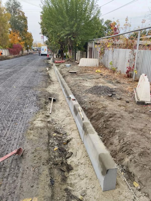 Дорожные службы продолжают работу по обустройству автомобильной дороги 43К-10 Лутугино - Волнухино Дорожные службы продолжают работу по обустройству автомобильной дороги 43К-10 Лутугино - Волнухино