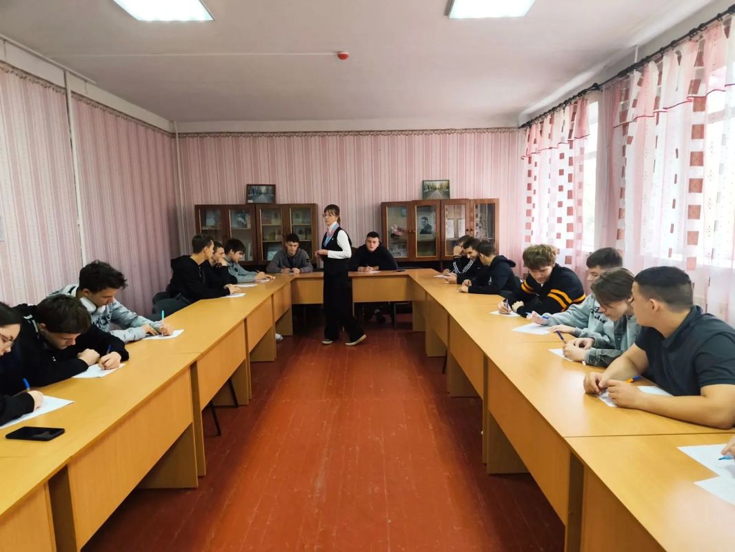 Ярмарка вакансий учебных - рабочих мест в Краснодонском муниципальном округе Ярмарка вакансий учебных - рабочих мест в Краснодонском муниципальном округе
