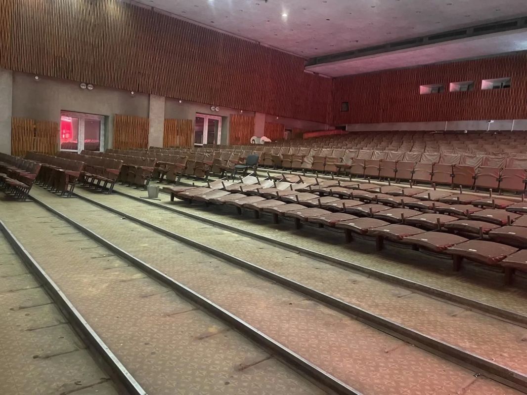 В Суходольском Дворце культуры имени Олега Кошевого подходит к завершению масштабный ремонт зрительного зала В Суходольском Дворце культуры имени Олега Кошевого подходит к завершению масштабный ремонт зрительного зала