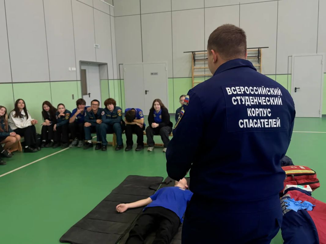 Юные спасатели совершенствуют навыки оказания первой помощи Юные спасатели совершенствуют навыки оказания первой помощи