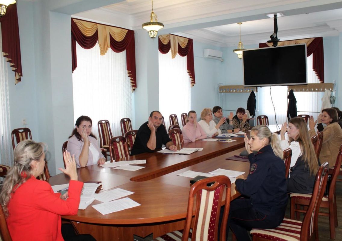 В Краснодонском муниципальном округе обсудили профилактику правонарушений В Краснодонском муниципальном округе обсудили профилактику правонарушений