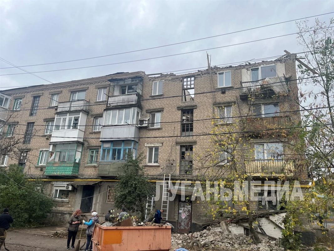 Сегодняшней ночью Красный Луч снова был атакован украинскими БПЛА Сегодняшней ночью Красный Луч снова был атакован украинскими БПЛА