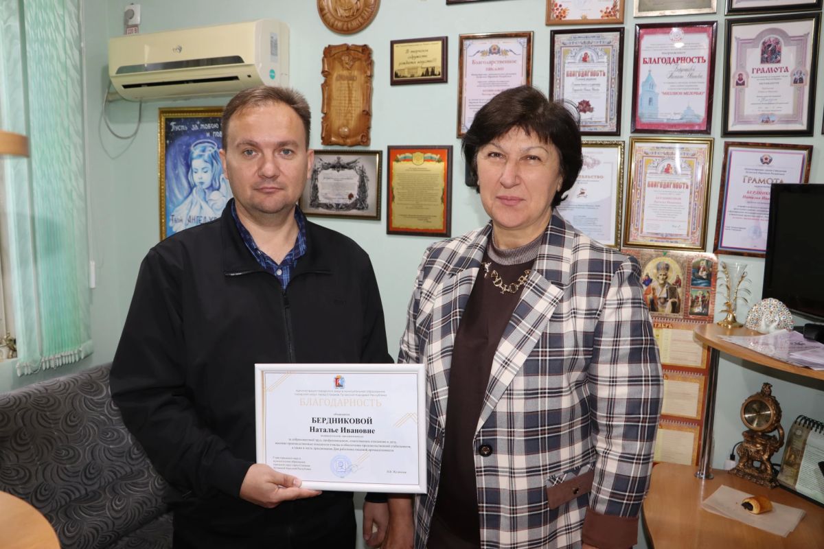 В Стаханове поздравили работников пищевой промышленности
