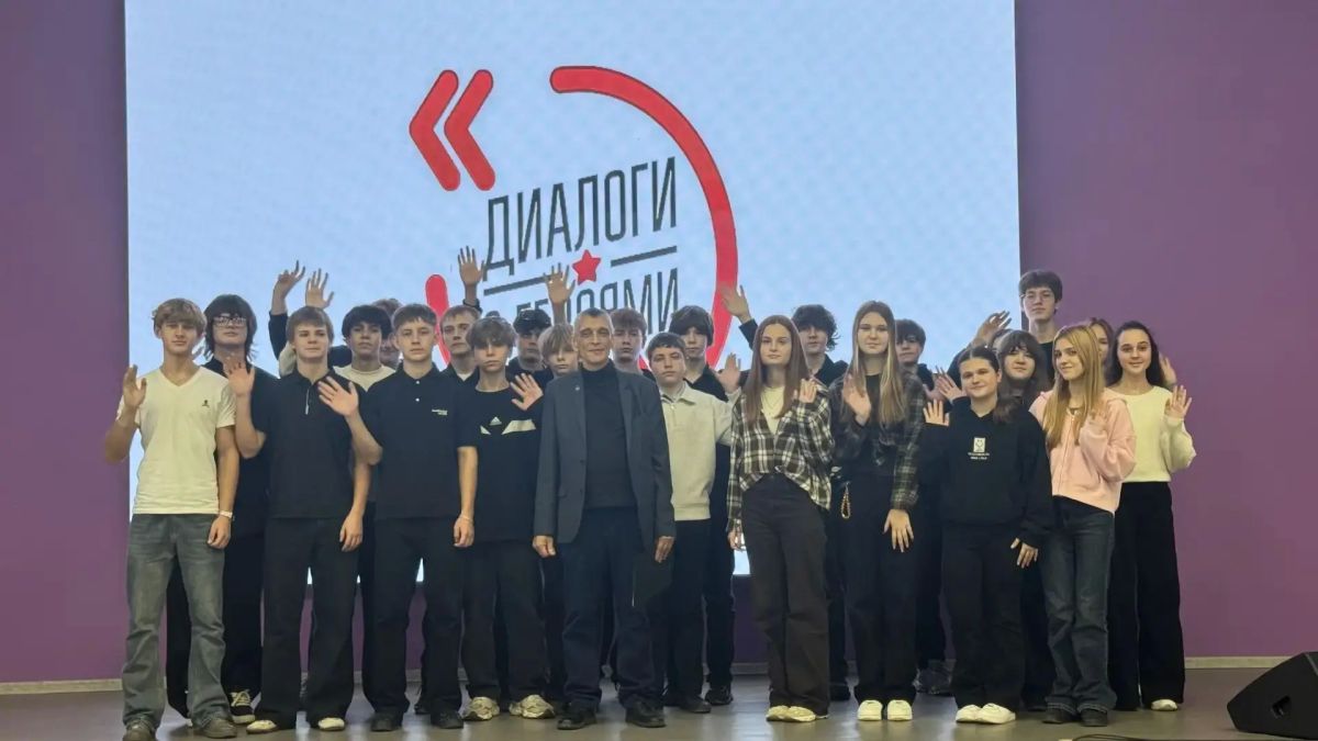 В молодёжном центре состоялась встреча в рамках проекта «Диалог с Героями»! В молодёжном центре состоялась встреча в рамках проекта «Диалог с Героями»!