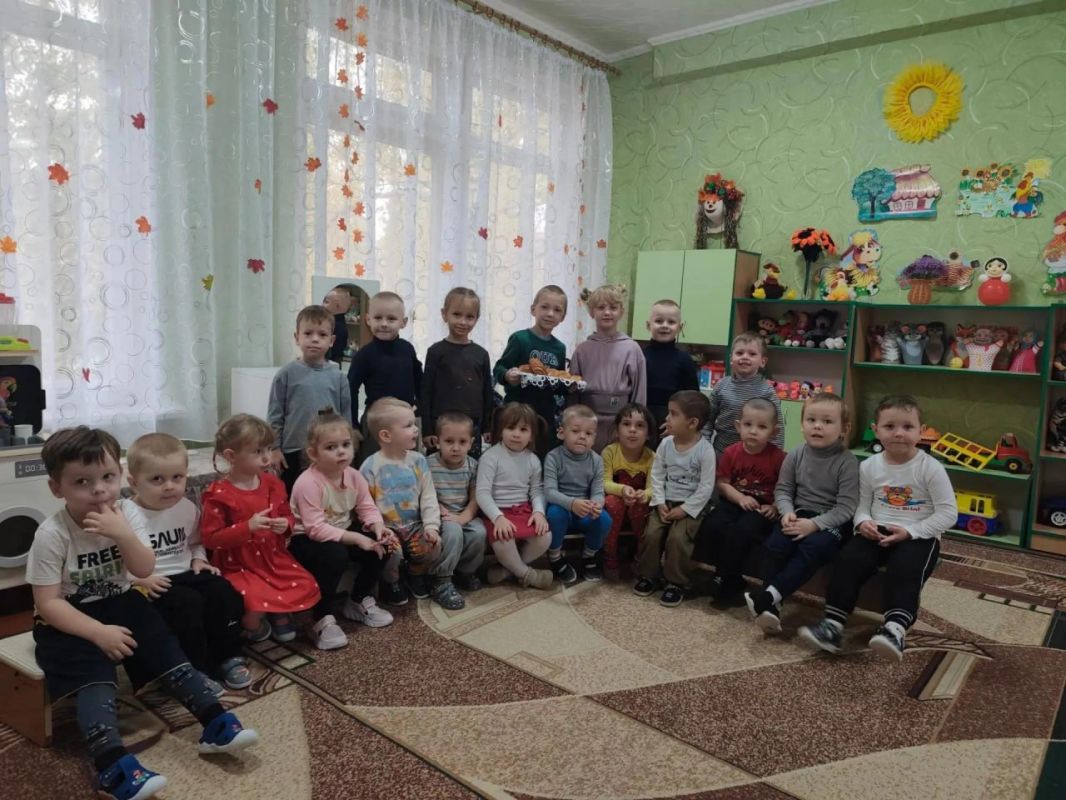 Хлеб — всему голова!. 16 октября в Суходольском детском саду №36 «Звоночек» отметили Всемирный день хлеба Хлеб — всему голова!. 16 октября в Суходольском детском саду №36 «Звоночек» отметили Всемирный день хлеба