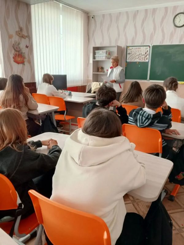 Специалисты Марковской ЦРМБ провели профилактическую работу с учащимися Марковской гимназии