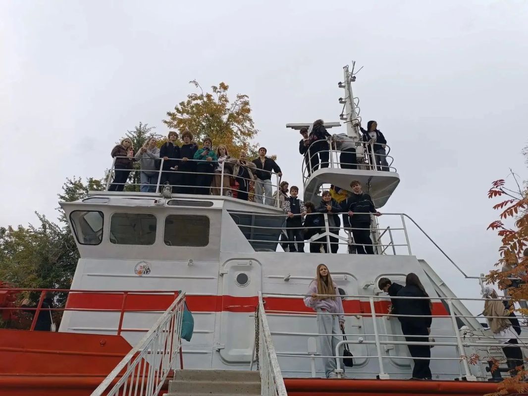 Дети Краснолучского округа побывали в «Орленке» Дети Краснолучского округа побывали в «Орленке»