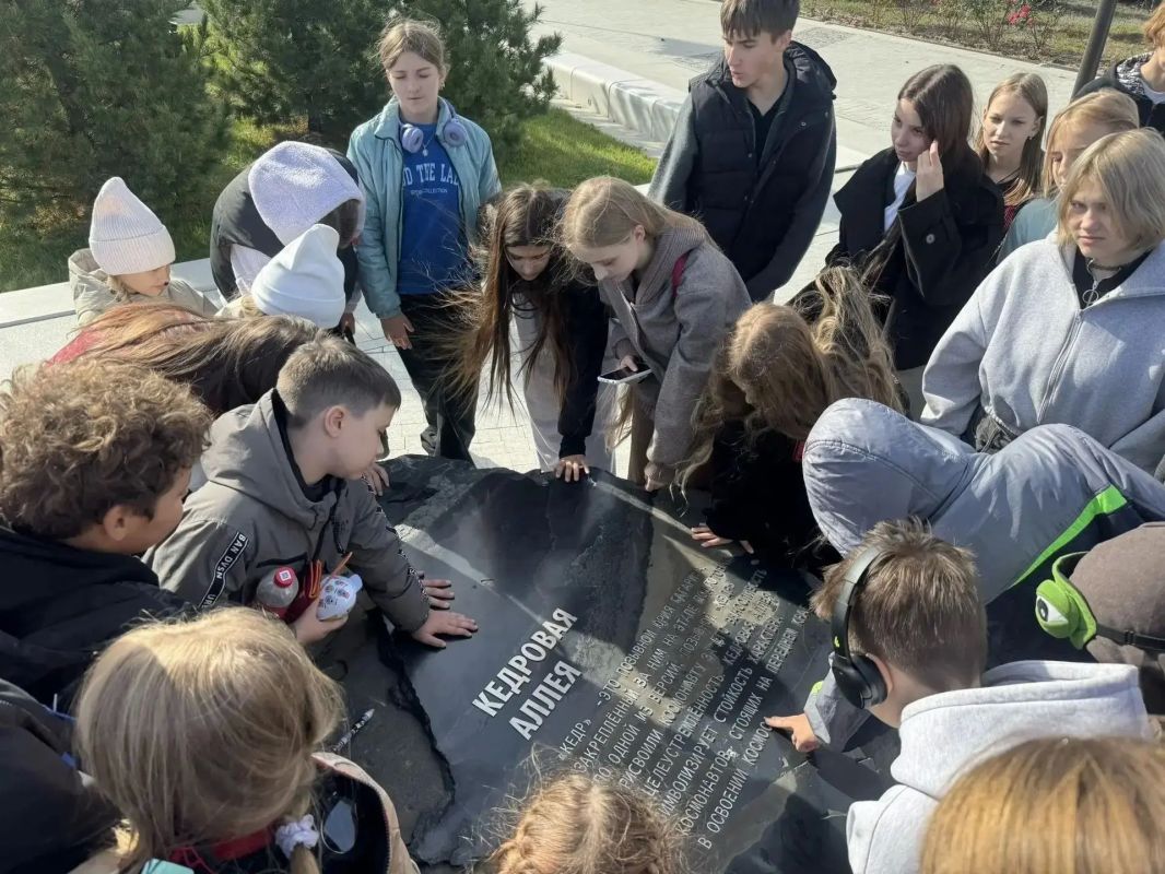 Дети Краснолучского округа побывали в «Орленке» Дети Краснолучского округа побывали в «Орленке»