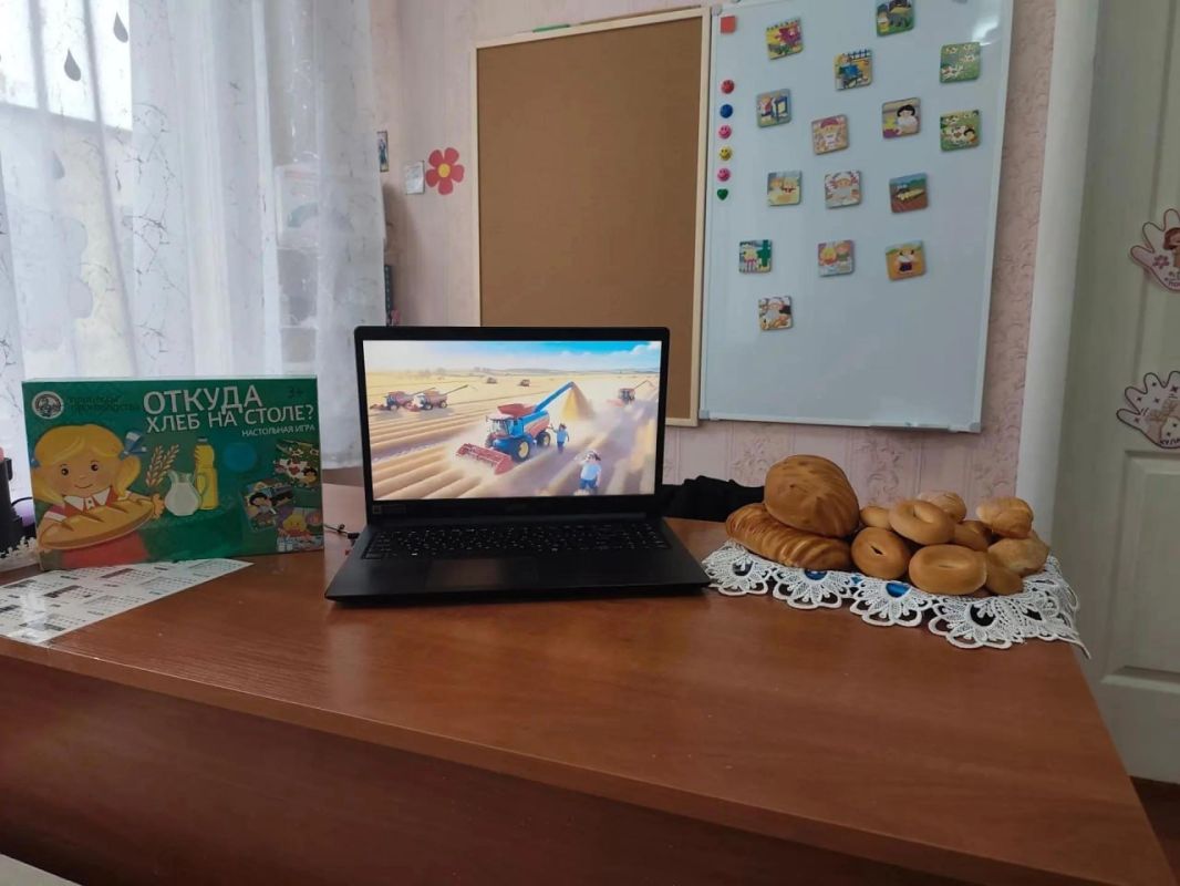 Хлеб — всему голова!. 16 октября в Суходольском детском саду №36 «Звоночек» отметили Всемирный день хлеба Хлеб — всему голова!. 16 октября в Суходольском детском саду №36 «Звоночек» отметили Всемирный день хлеба