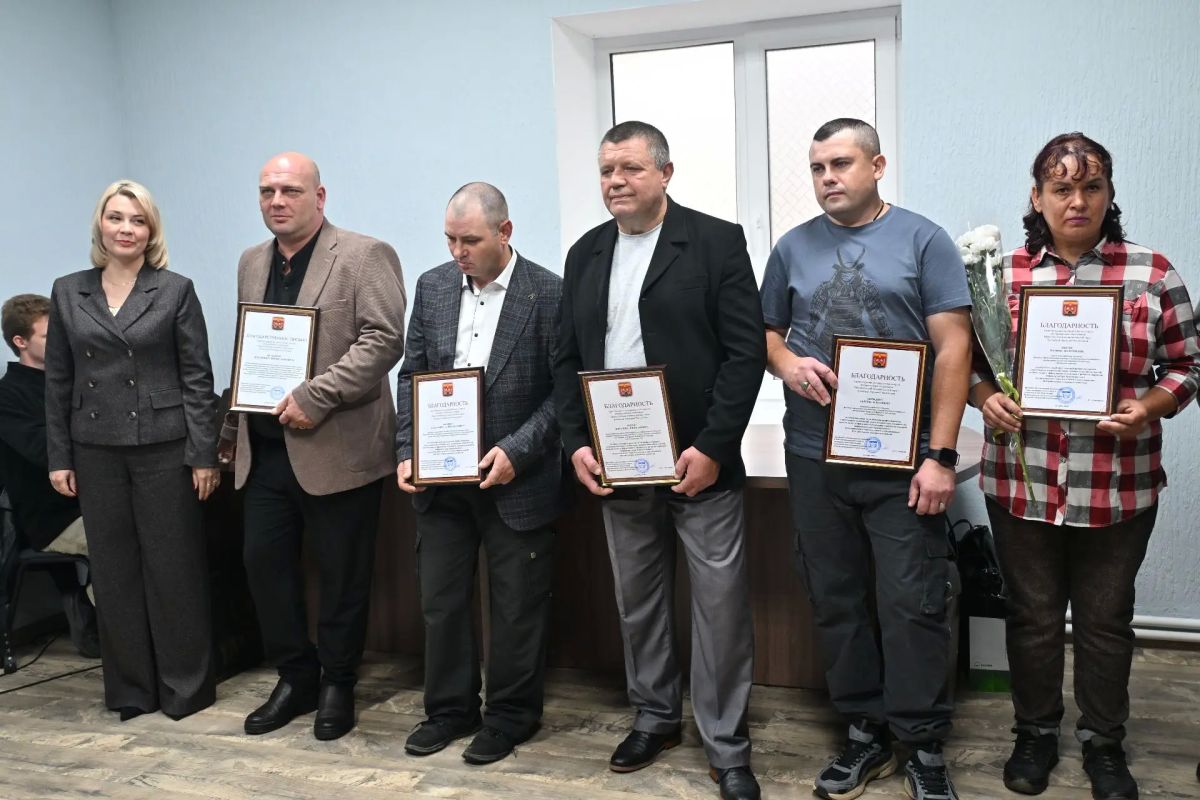 Врип главы Краснодонского муниципального округа Анна Гончарова поздравила с наступающим праздником работников дорожного хозяйства Врип главы Краснодонского муниципального округа Анна Гончарова поздравила с наступающим праздником работников дорожного хозяйства