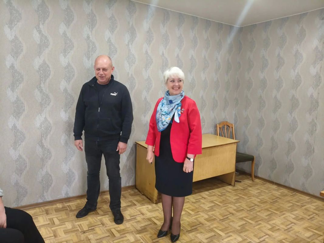Руководство Совета округа поздравило коллектив дорожной службы с профессиональным праздником Руководство Совета округа поздравило коллектив дорожной службы с профессиональным праздником