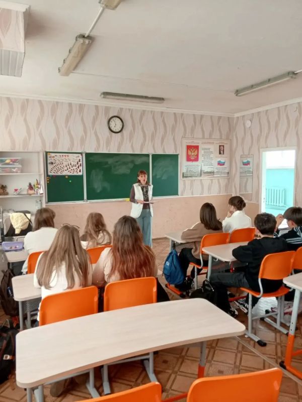 Специалисты Марковской ЦРМБ провели профилактическую работу с учащимися Марковской гимназии Специалисты Марковской ЦРМБ провели профилактическую работу с учащимися Марковской гимназии