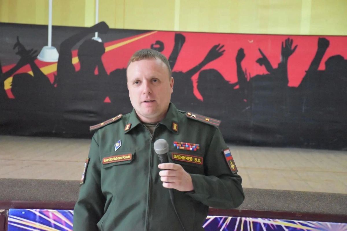 Андрей Рубанцов: Разговор о важном: в Ровеньковском колледже обсудили вопросы военной службы Андрей Рубанцов: Разговор о важном: в Ровеньковском колледже обсудили вопросы военной службы