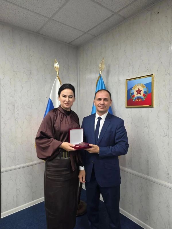 Альберт Апшев удостоен Знака отличия «За заслуги перед Луганском