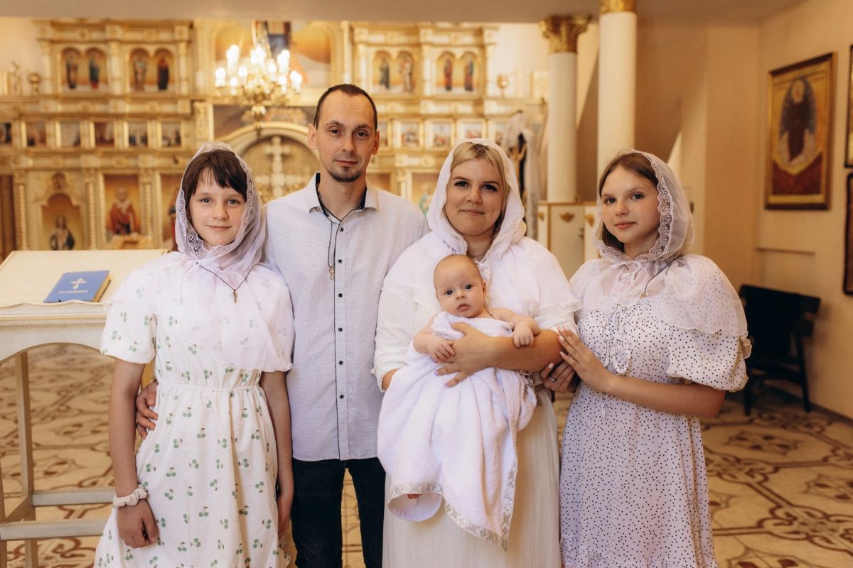 18 октября – День отца. В преддверии этого важного, очень теплого и семейного праздника корреспонденты «ЛУГАНЬМЕДИА» встретились с отцами из разных уголков республики