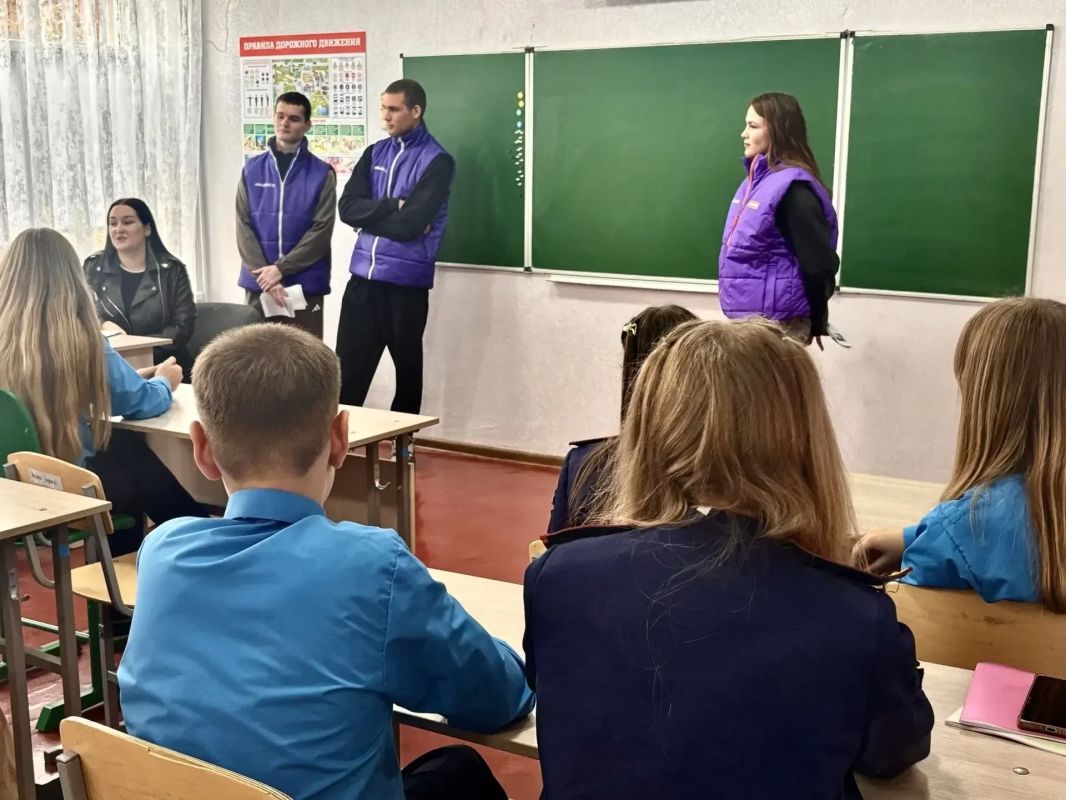 В Ясеновской школе № 2 им. Д. В. Лазутина» прошёл информационный час «Нет терроризму»!